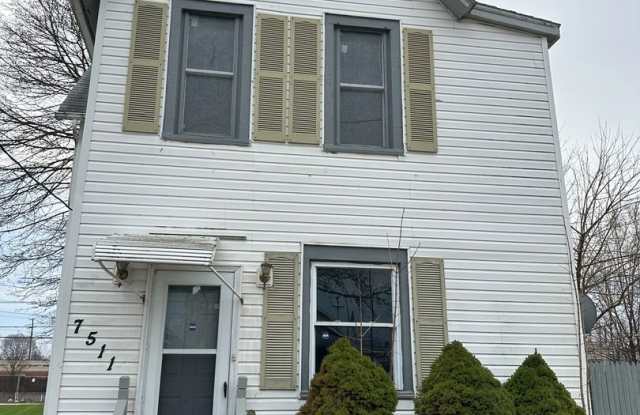 CLE Single Family 3 Bed 2 Bath FOR RENT! photos photos