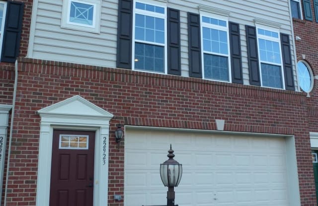 22923 CHINKAPIN OAK TERRACE - 22923 Chinkapin Oak Terrace, Oak Grove, VA 20166