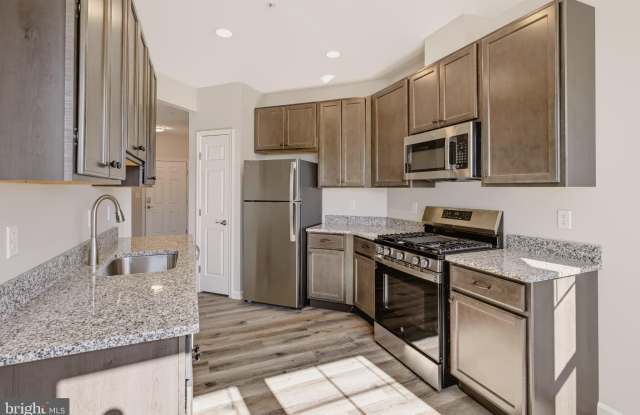 12832 CLARKSBURG SQUARE Road Gallery 4