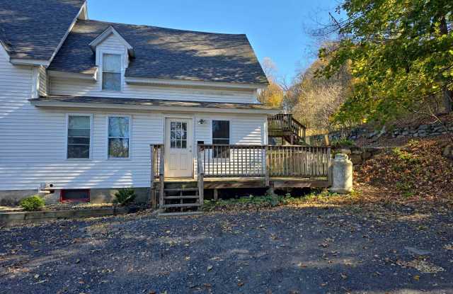 107 Maple Street Gallery 1