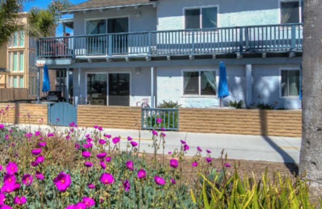 900 East Oceanfront - 900 E Oceanfront, Newport Beach, CA 92661