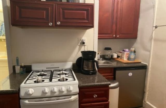 245 W 75th St - 245 West 75th Street, New York City, NY 10023