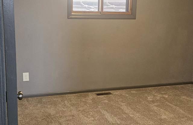 1007 5th Avenue South Gallery 3