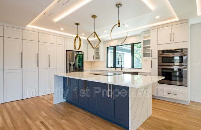 611 West 49th Street - 611 West 49 Street, Kansas City, MO 64112