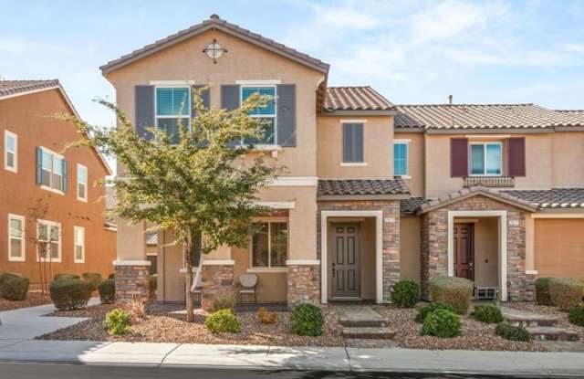 Inspirada town home with attached 2 car garage. Gallery 1
