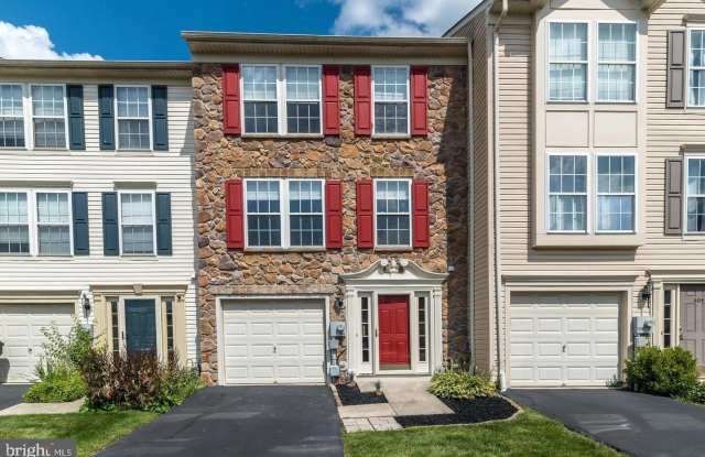607 VILLAGE Court Gallery 1