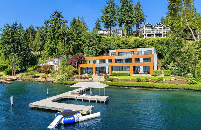 5Bd/4Ba Mercer Island Home Gallery 1