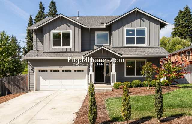 Luxury Four Bedroom Home in Milwaukie! photos photos