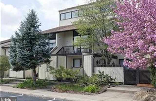 16-B RUNNEMEDE photos photos