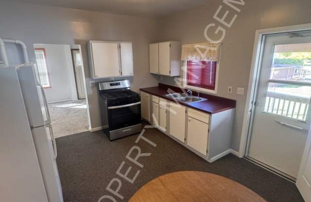 2-Bedroom House in Bay City Gallery 4