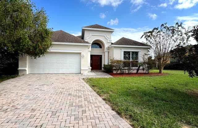 Move-In Ready! Fresh Interior Paint! New Stainless Steel Appliances! New Carpet in the Bedrooms! Pet Friendly! Gallery 1