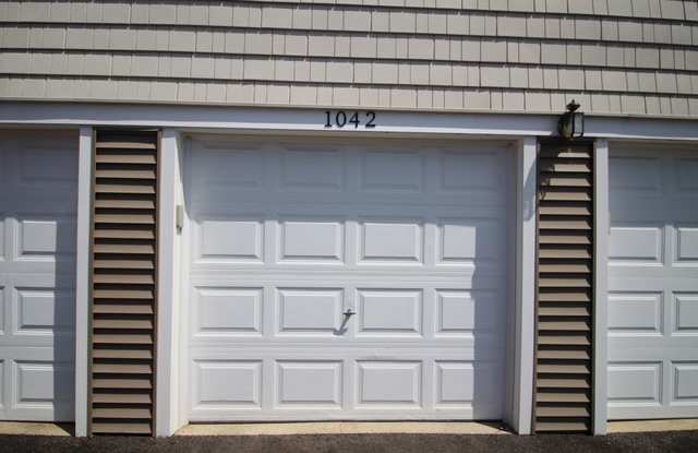1042 HAMPTON HARBOR Gallery 3