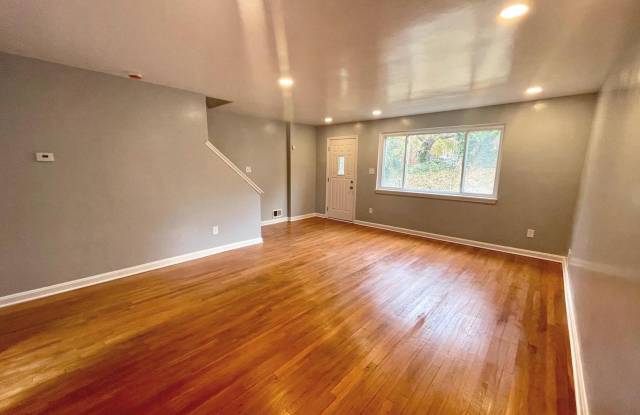 5028 ROSELD COURT photos photos