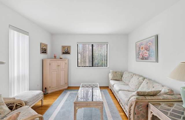 50 Gull Road Gallery 3