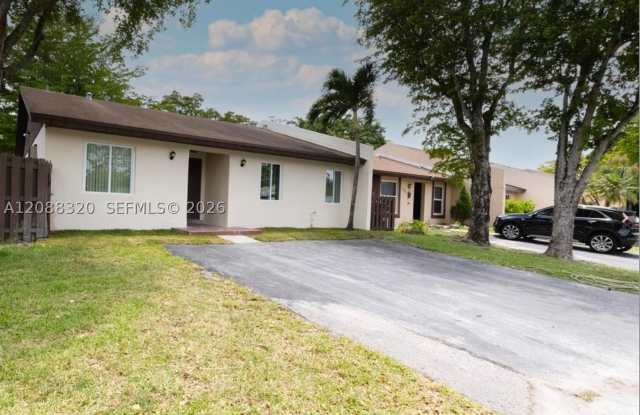 11701 SW 122nd Ct Gallery 1