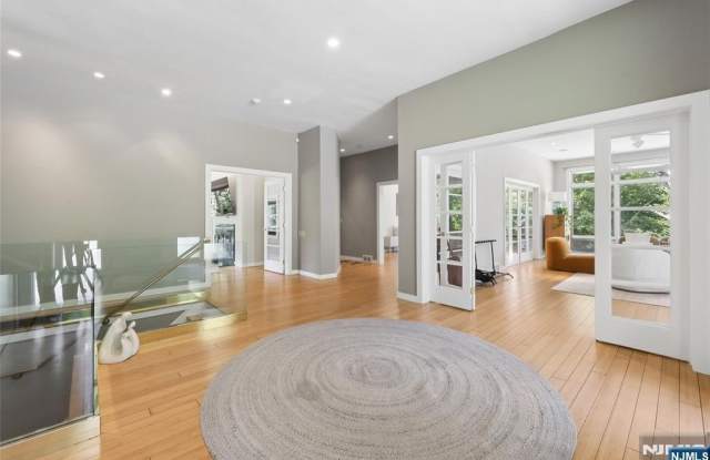 192 Stonehurst Drive Gallery 3
