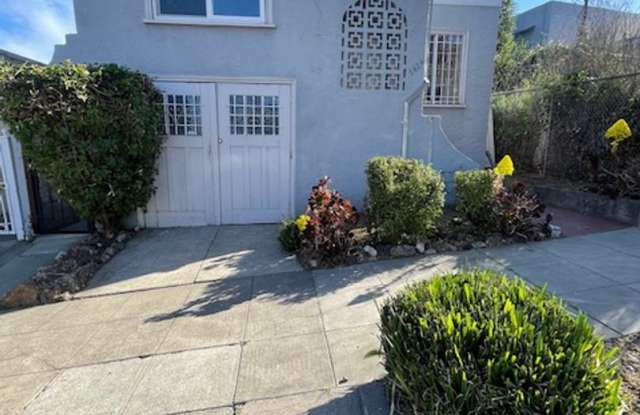 Great House in Oakland! 2 Beds, 1 Bath photos photos