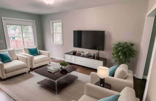 Updated Single Family 2 bed 1 bath home. - 513 South Fairview Avenue, Lansing, MI 48912 Updated Single Family 2 bed 1 bath home. - 513 South Fairview Avenue, Lansing, MI 48912