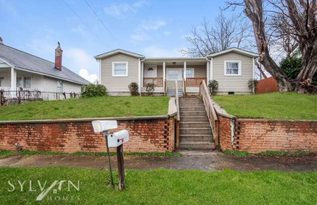 1104 West 5th Avenue - 1104 West 5th Avenue, Gastonia, NC 28052