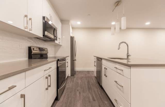 Mission Hill 4bed / 3bathroom - modern luxury apartment for September 2026 photos photos