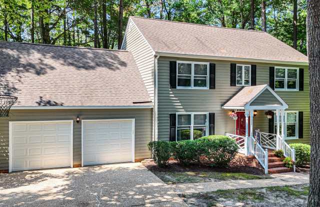 Beautifully Refreshed 4 Bedroom 3 Bath Colonial in Williamsburg! photos photos