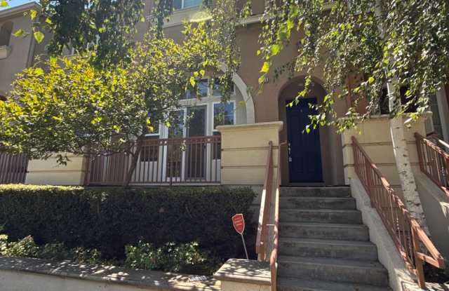 Spacious Townhome in Rivermark Community 3 Bedroom 2.5 Bath Gallery 3