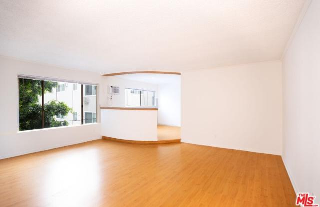 960 Larrabee St photos photos