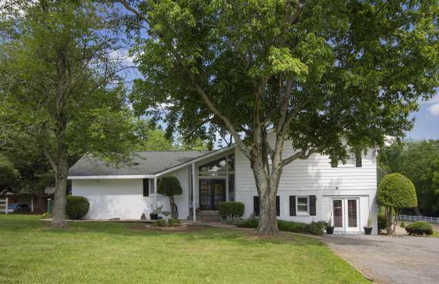 2500 Holt Road photos photos