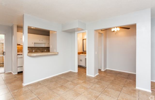 Courtyard Villas Apartments Gallery 3