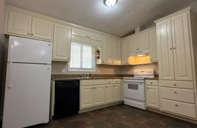 3 Bed 2 Bath in College Park! Gallery 4