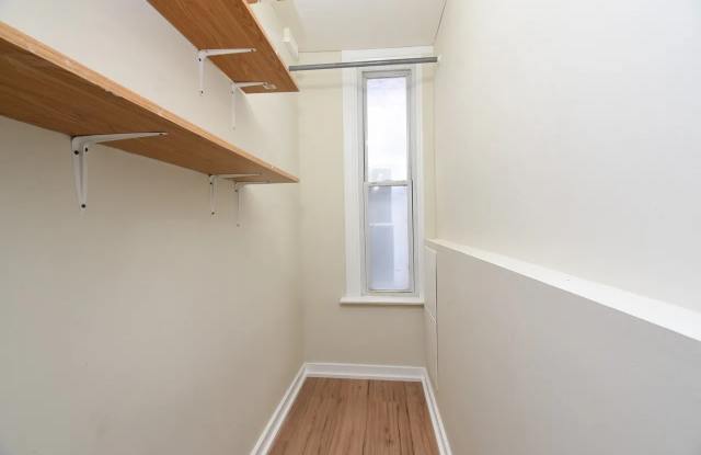2106 North Whipple Street Gallery 3