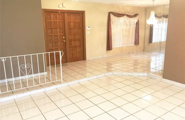 12211 SW 119th Pl Gallery 2