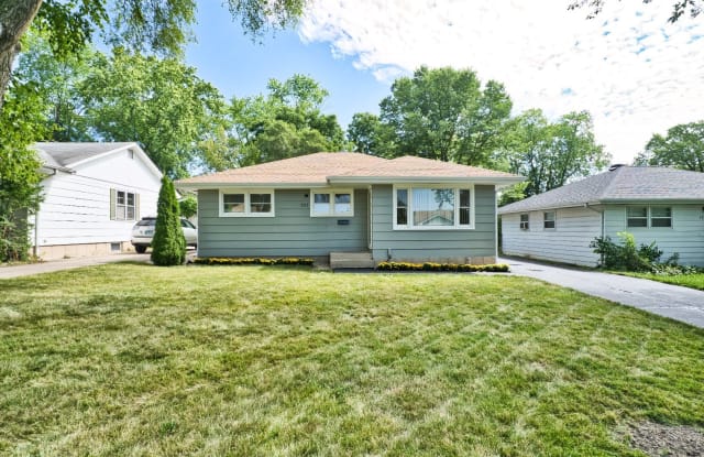 203 Rouse Avenue - 203 Rouse Avenue, Mundelein, IL 60060