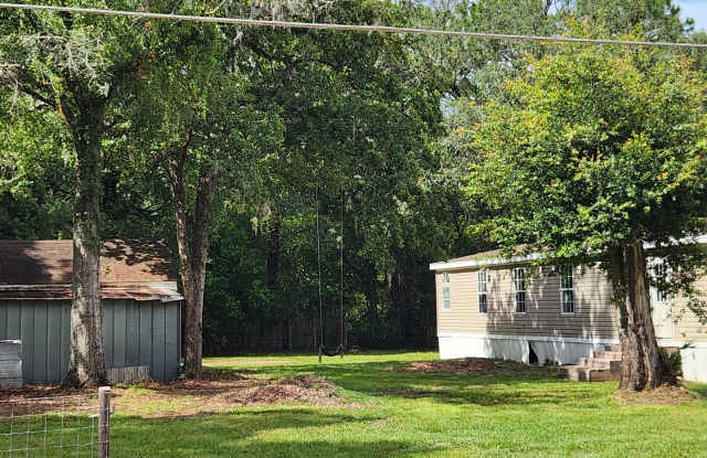 3 Bed 2 Bath FENCED land w/ Workshop 3 Miles from WEC! photos photos