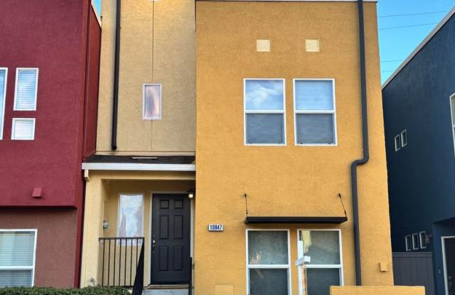 3 Story Townhome Gallery 1