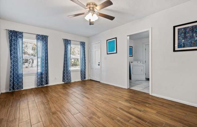 Charming Duplex Near Daffin Park with Private Fenced Yard and Off-Street Parking Gallery 3