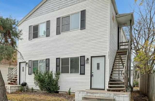 1121 N 29th St - 1121 North 29th Street, Lincoln, NE 68503