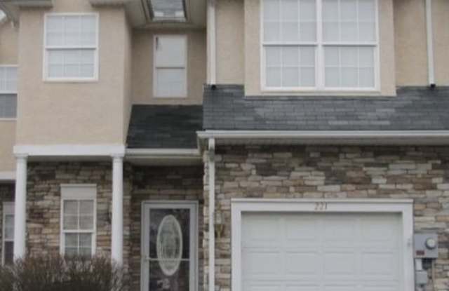 221 Maple Ct photos photos