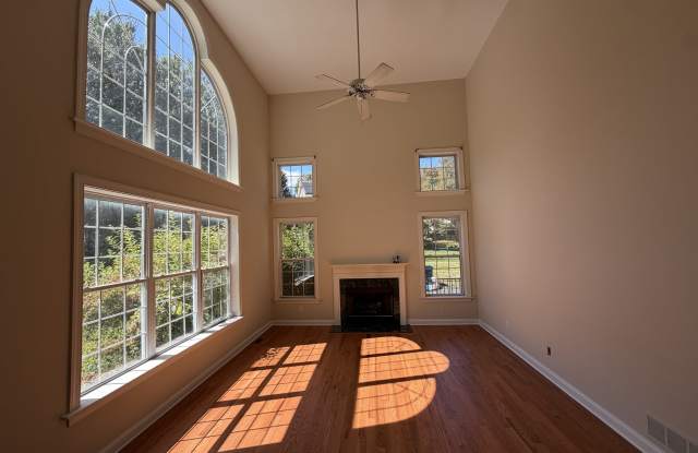712 Garden Drive Gallery 3