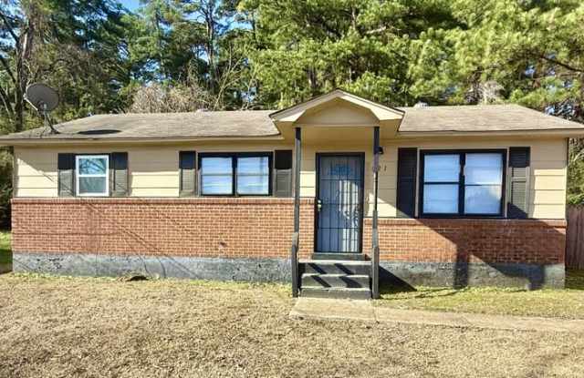 121 Lockwood Drive - 121 Lockwood Drive, Jackson, TN 38301