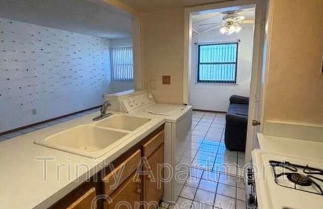 12000 Stilwell Pl Ne Gallery 3