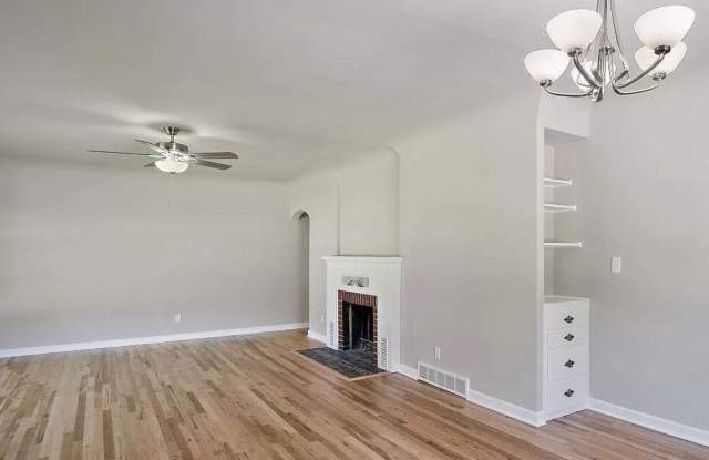 Beautiful 4 bed/3 full bath home in the highly desirable Depot Bench neighborhood! Gallery 4