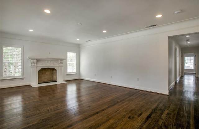 4227 University Boulevard Gallery 4
