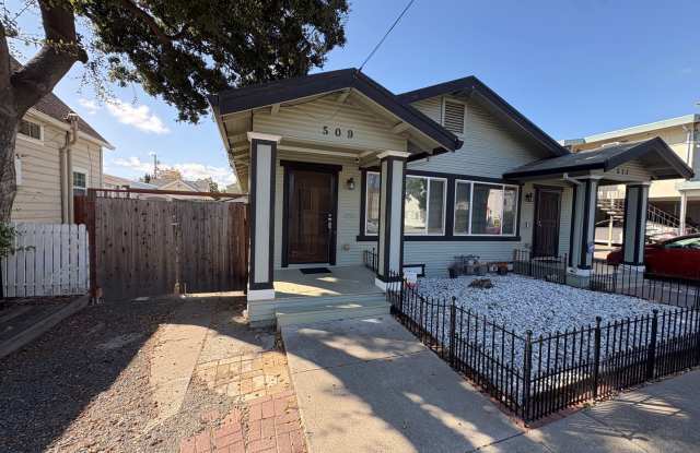 Spacious 1 Bed 1 Bath Duplex in Antioch photos photos