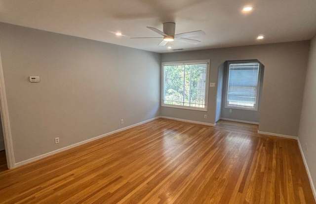 2 Bedroom 1 Bathroom in the McDonald Area of Northeast Santa Rosa *****Move in special, $500 off first months rent***** Gallery 2