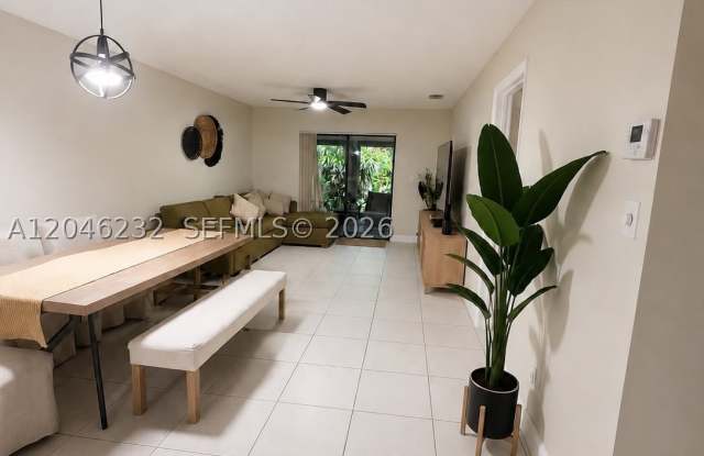 7954 NW 41st Ct Gallery 3
