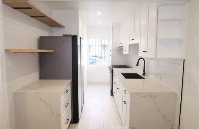 5553 Fulcher Ave photos photos