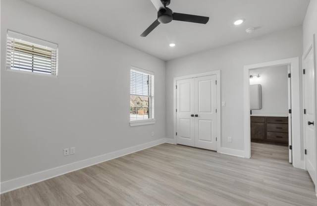 4 Bed, 4 Bath Brand New Barracks Unit for Fall 2026 Pre-Lease! Gallery 4