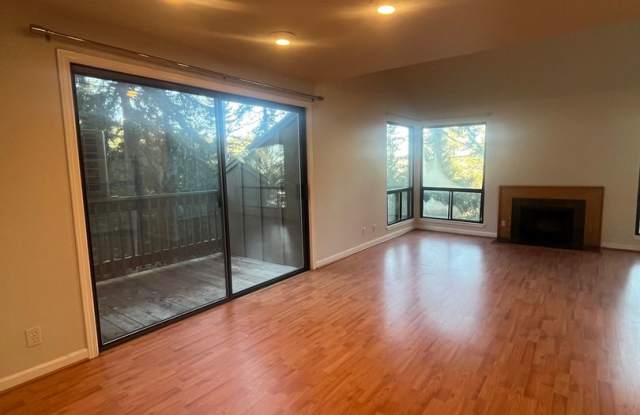 2-Bedroom 2-Bathroom Condo in the Trees!!!! photos photos