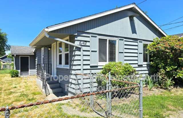 647 Monroe St. - 647 Monroe Street, Monroe, WA 98272